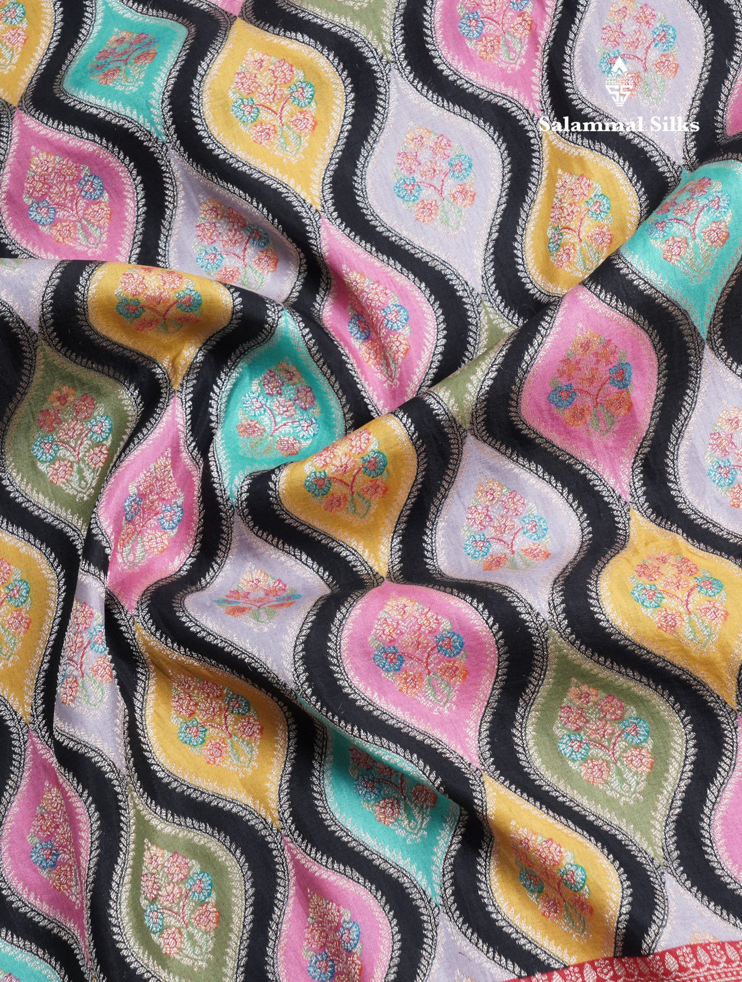 Black Wave Pattern Banarasi Semi Georgette Saree With Contrast Red Blouse