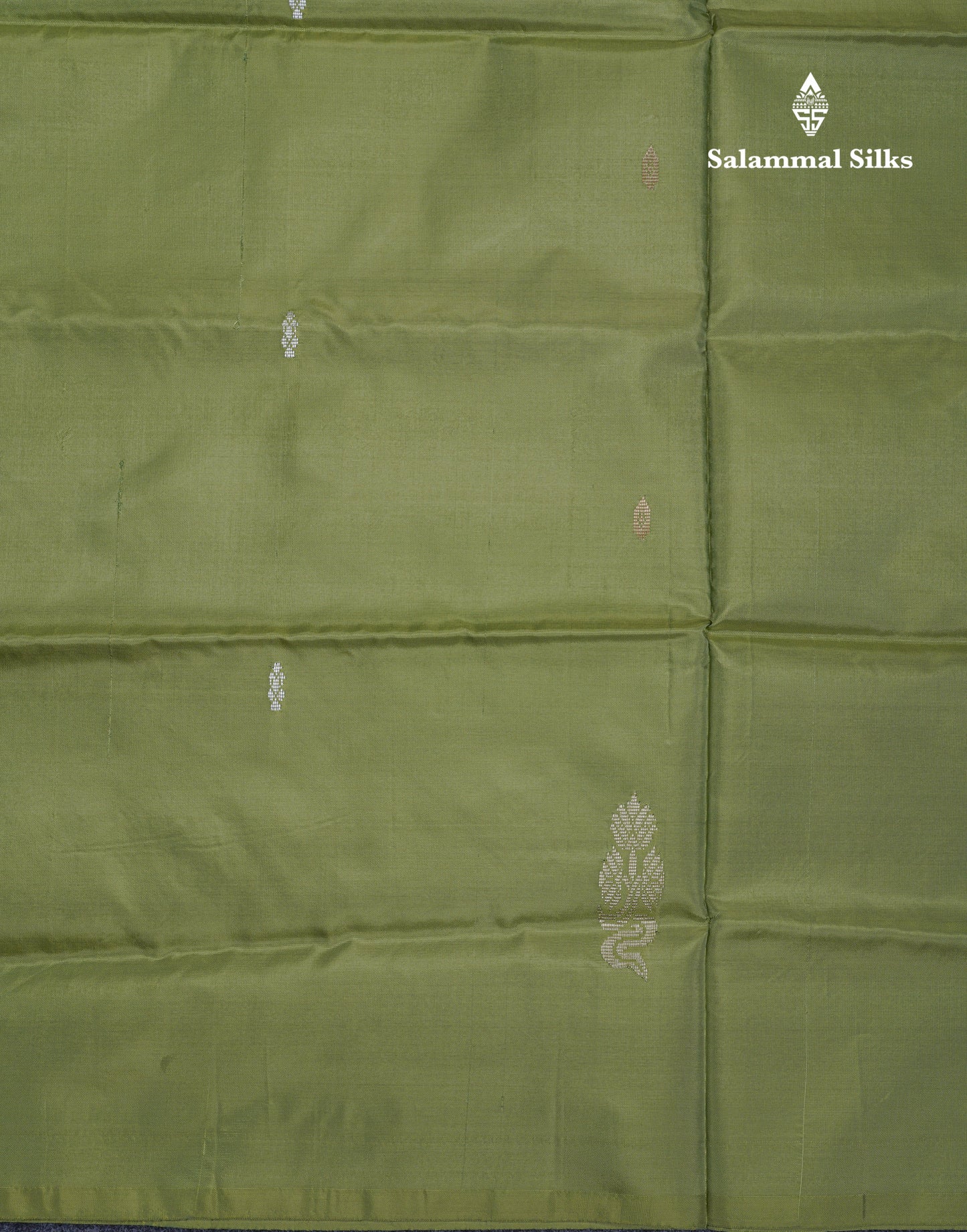 Parrot Green Thread work Buttas Banana Pinth Saree (Vaazhainaar Pattu) With Contrast Light Blue Blouse