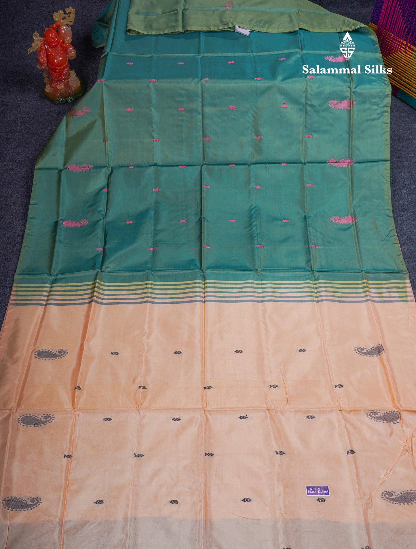 Green Shade Thread work Buttas Banana Pinth Saree (Vaazhainaar Pattu) With Contrast Light Peach Blouse