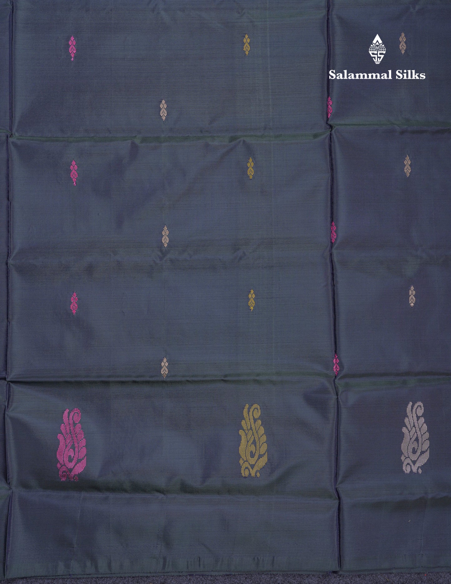 Dark Bottle Green Thread work Buttas Banana Pinth Saree (Vaazhainaar Pattu) With Contrast Pastel Blue Blouse