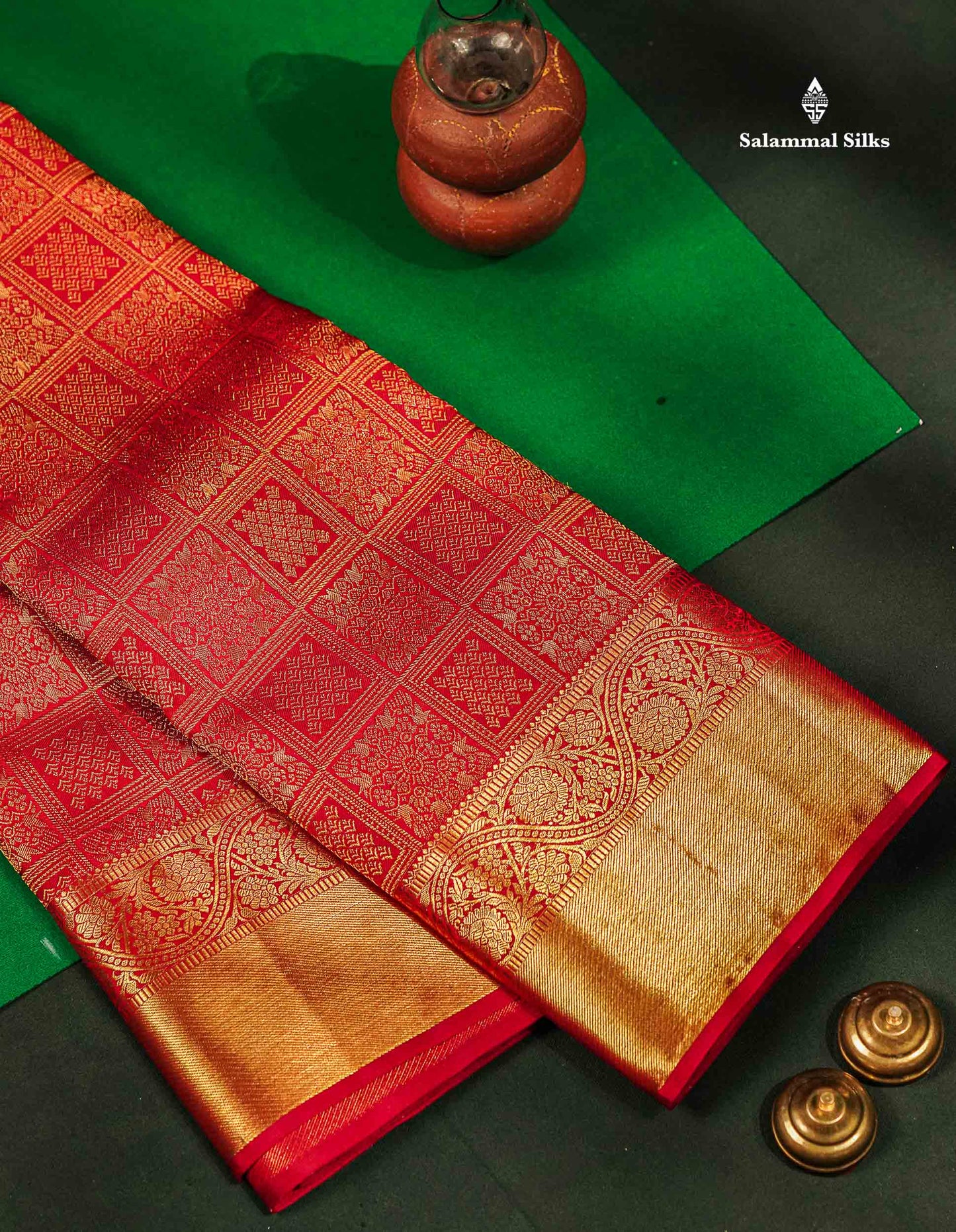 Bridal Pure Kanjivaram Silk Saree - Dual Tone Maroon Checks Pattern With Traditional Border