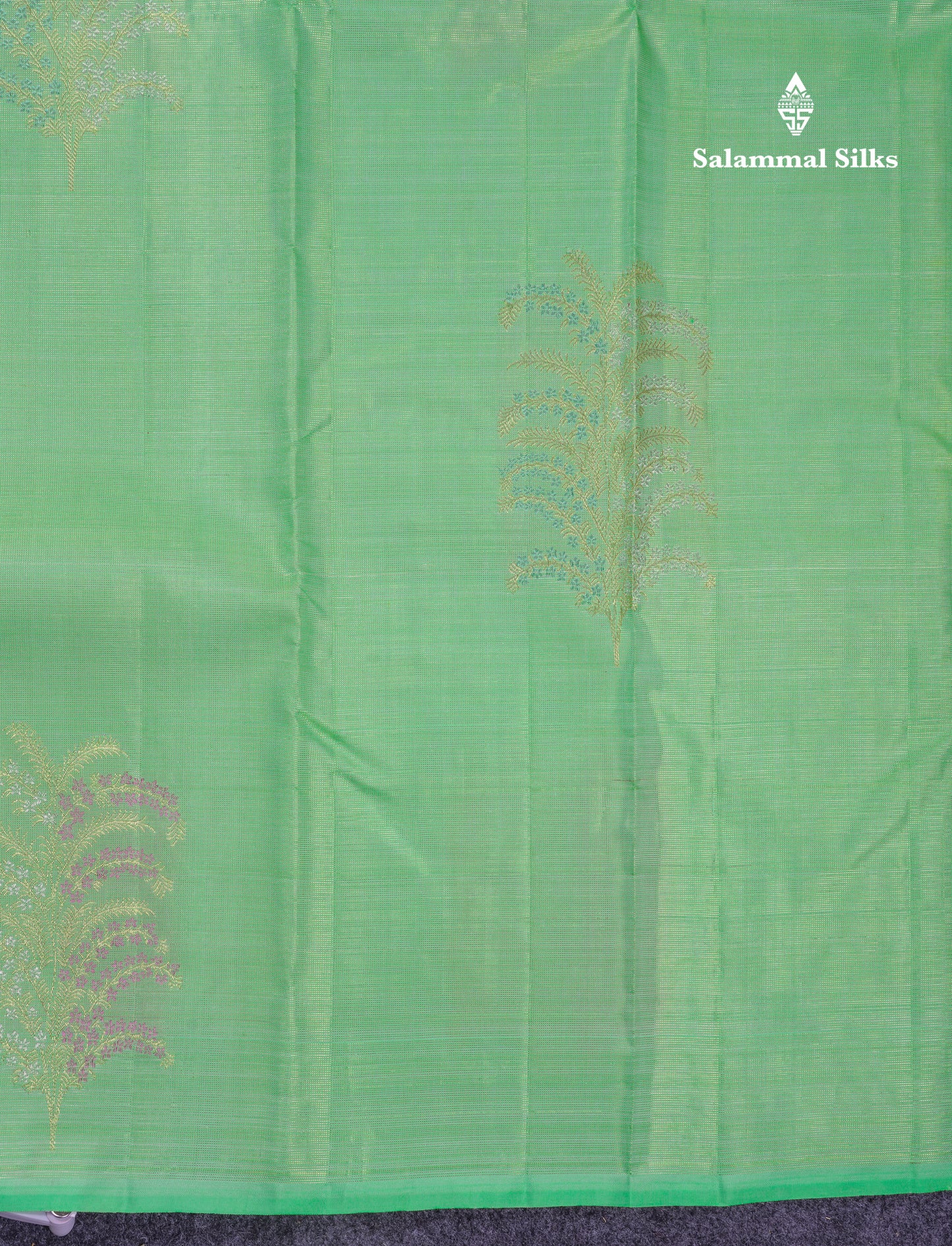 Beautiful Parrot Green Vaira Oosi Fancy Pure Kanjivaram Silk Saree With Contrast Pink Blouse