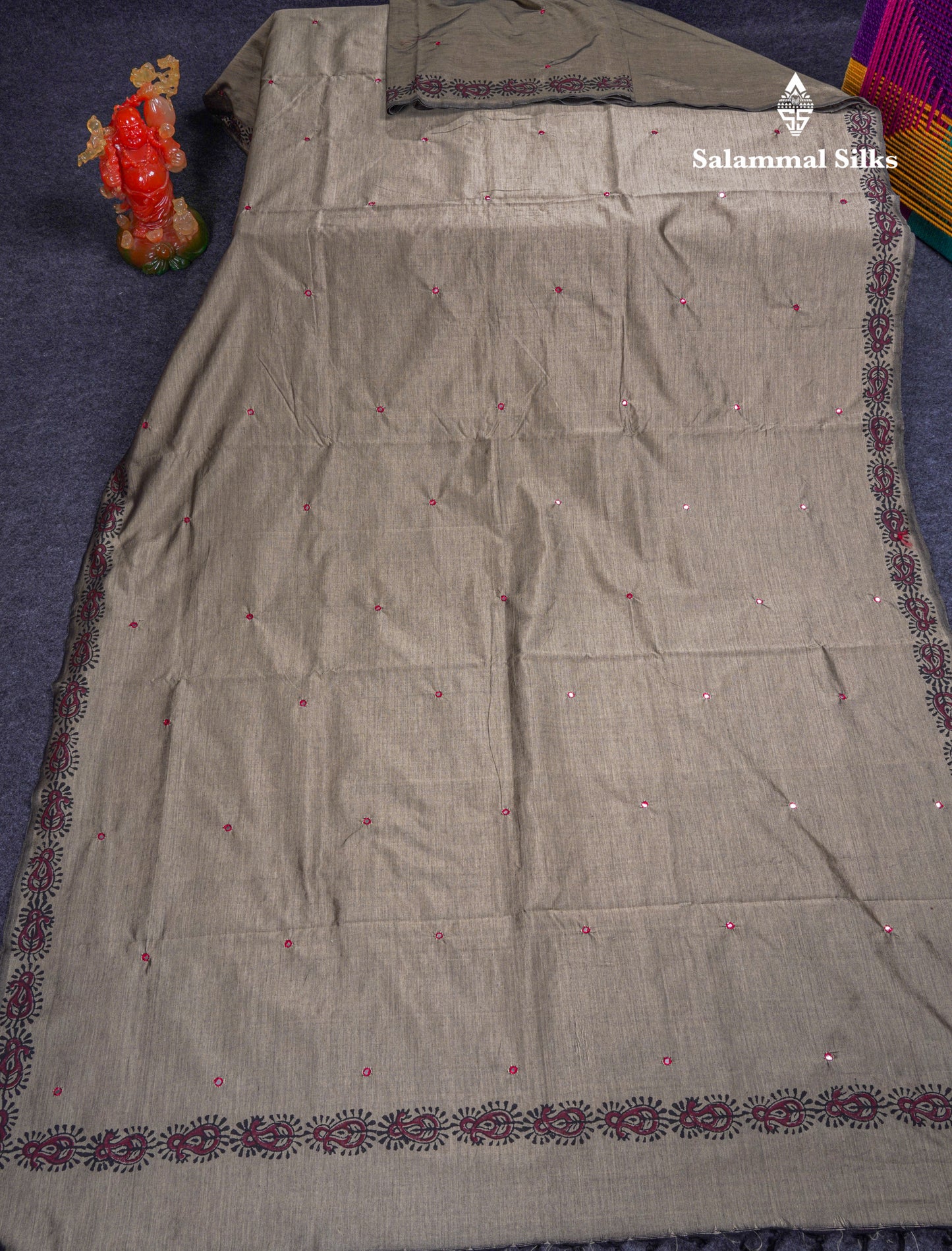Beautiful Grey White Mirror Work South Cotton Printed Saree With Contrast Maroon Blouse