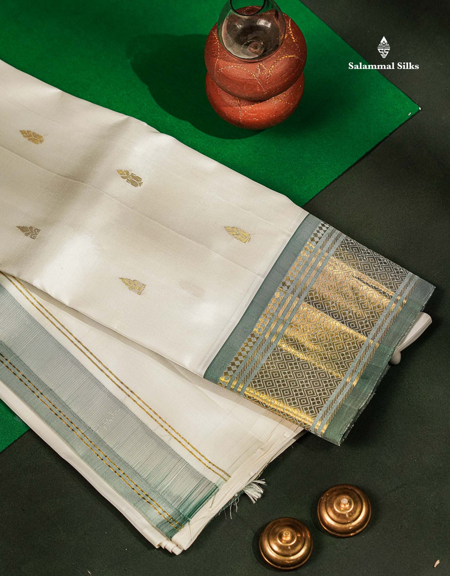 Beautiful White Pure Kanjivaram Silk Saree With Contrast Light Green Traditional One Side Border