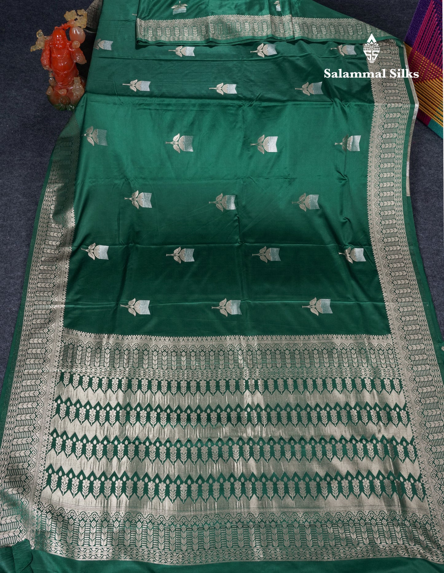 Beautiful Magenta Russian Silk Saree With Fancy Self Border
