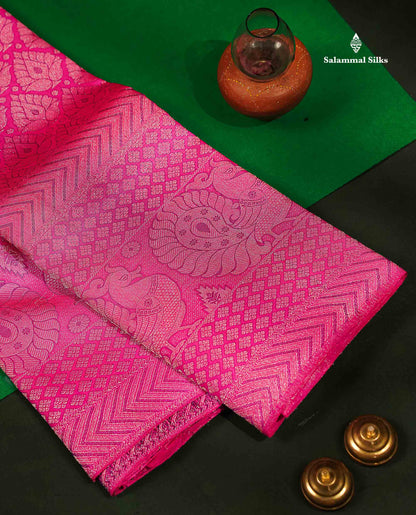 Beautiful Light Pink Bridal Pure Kanjivaram Silk Saree With Traditional Evening Morning Border