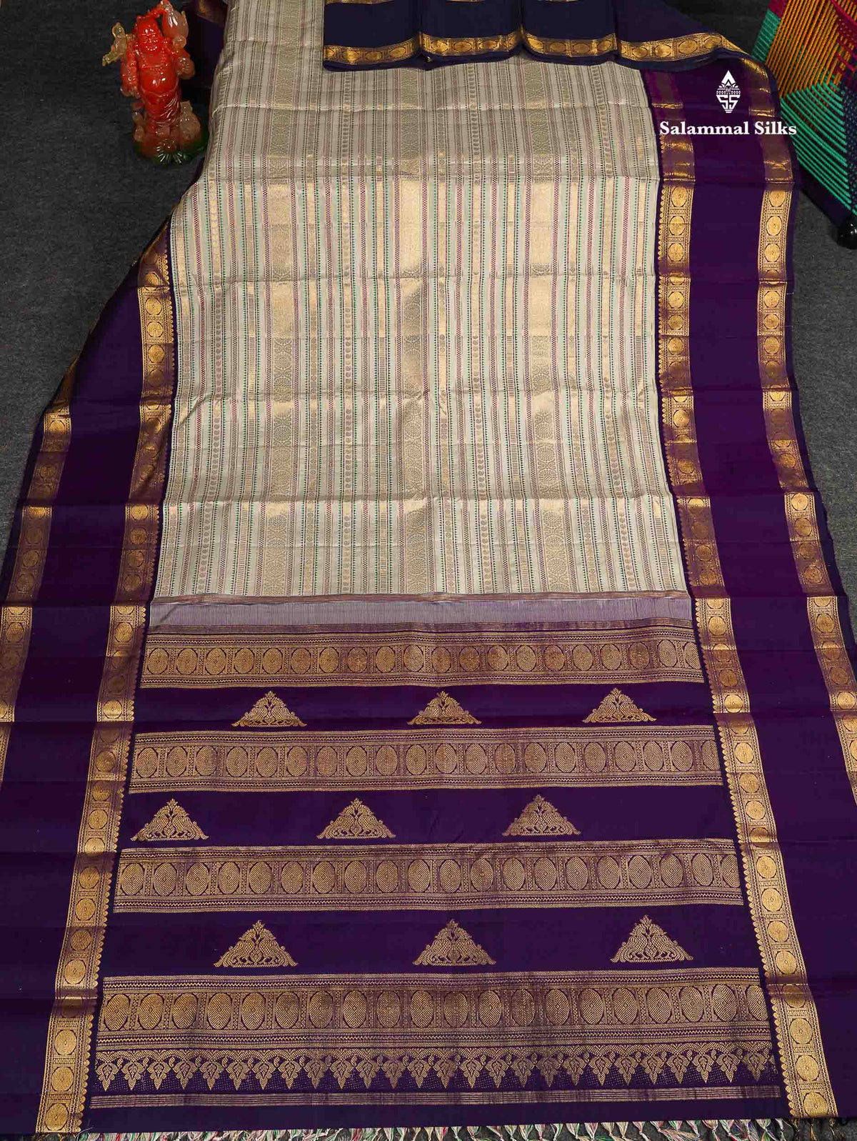 Korvai Pure Kanjivaram Silk Saree - Light Grey Colour Body With Contrast Dark Purple Traditional Rettapet Border