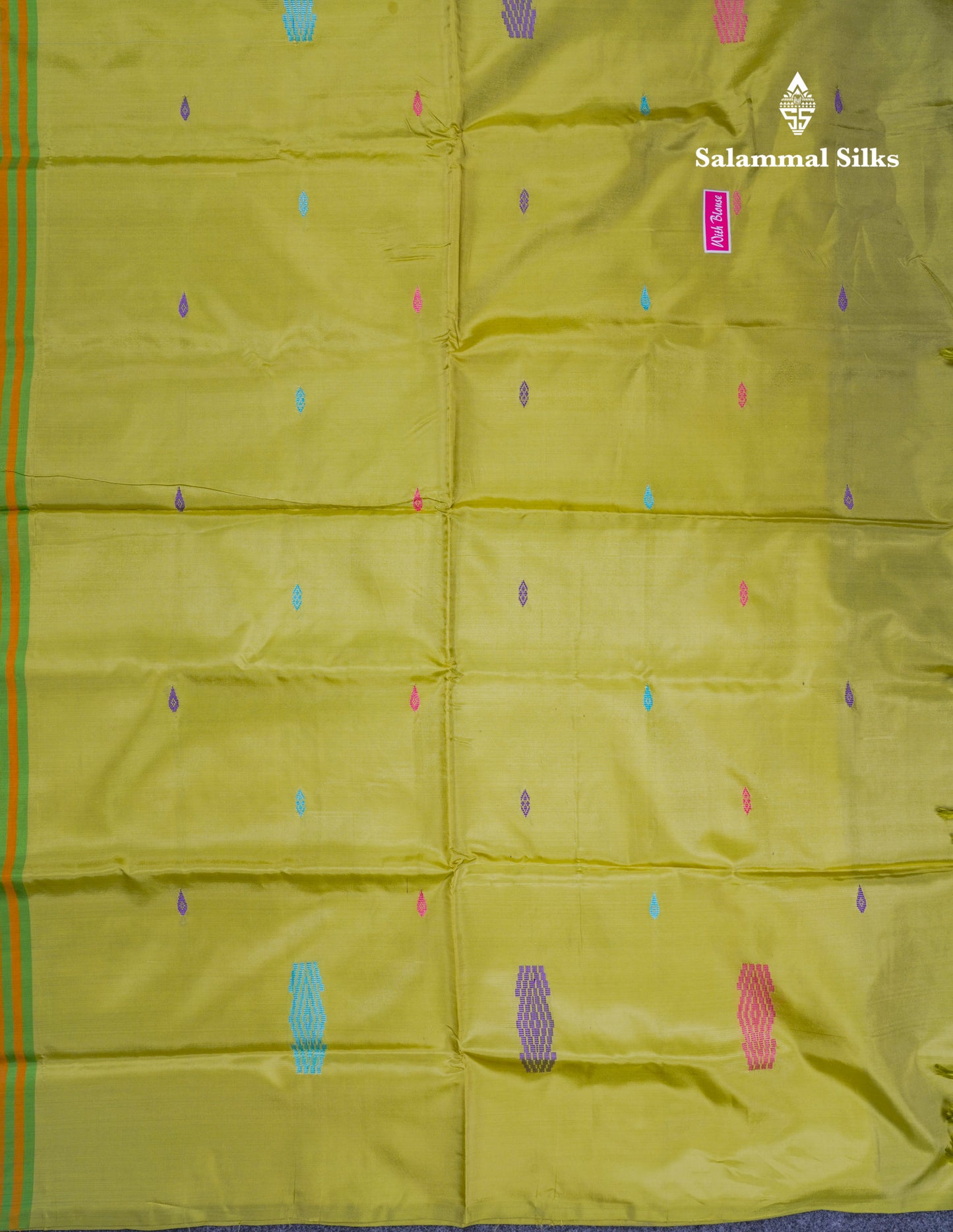 Green Shade Thread work Buttas Banana Pinth Saree (Vaazhainaar Pattu) With Contrast Parrot Green Blouse
