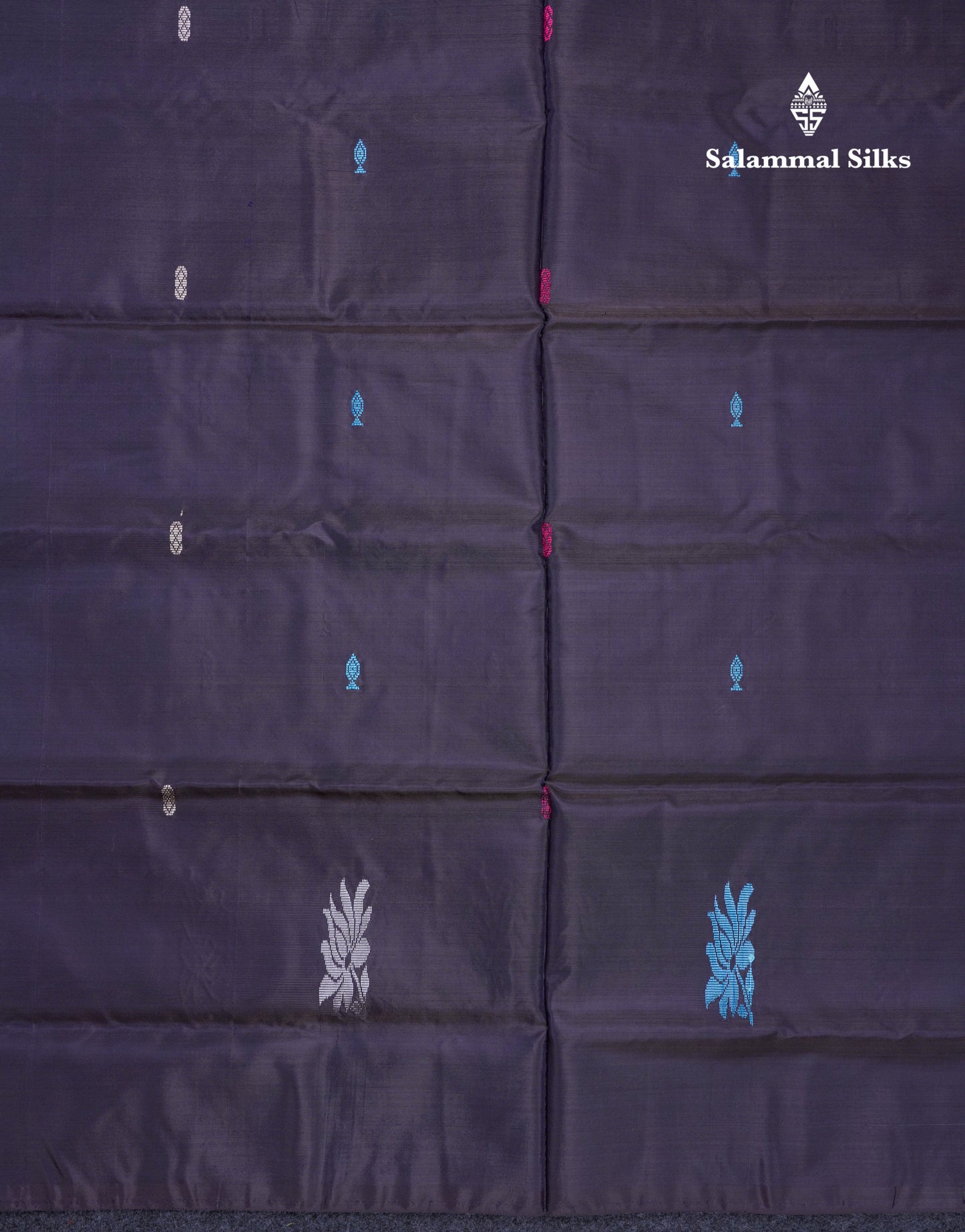 Navy Blue Thread work Buttas Banana Pinth Saree (Vaazhainaar Pattu) With Contrast Dark Peach Blouse