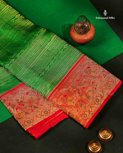 Beautiful Green Fancy Bridal Pure Kanjivaram Silk Saree With Contrast Redish Maroon Paithani Border