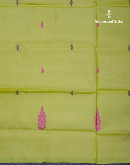 Light Parrot Green Thread work Buttas Banana Pinth Saree (Vaazhainaar Pattu) With Contrast Dark Violet Blouse