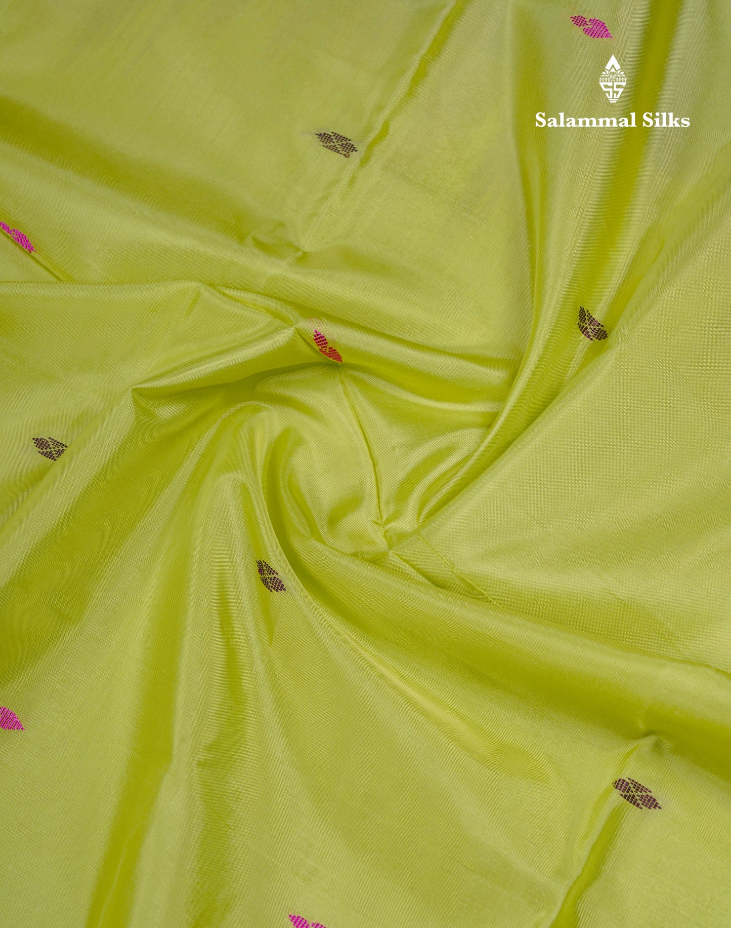 Light Parrot Green Thread work Buttas Banana Pinth Saree (Vaazhainaar Pattu) With Contrast Dark Violet Blouse
