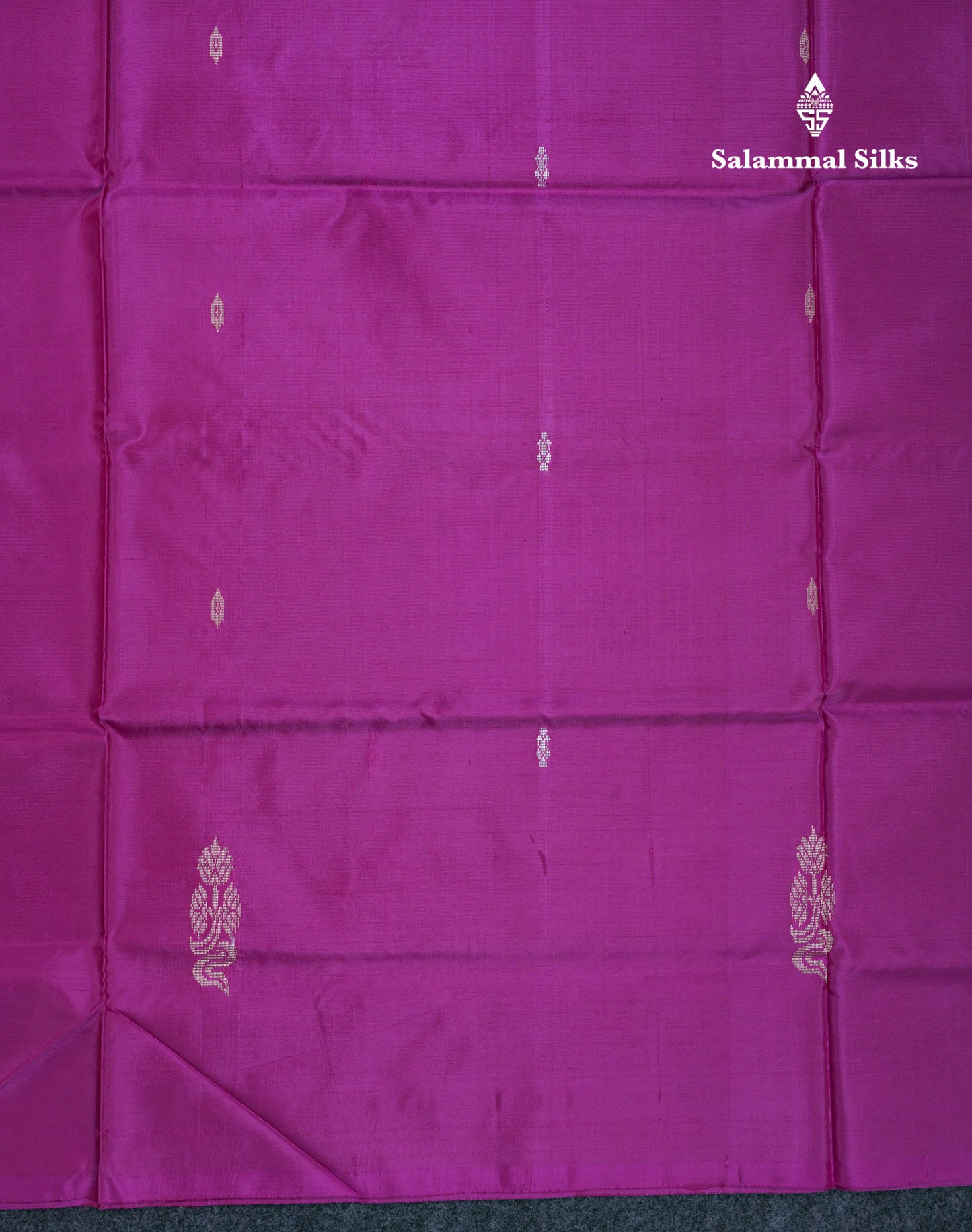Vadamalli Thread work Buttas Banana Pinth Saree (Vaazhainaar Pattu) With Contrast Peacock Green Blouse