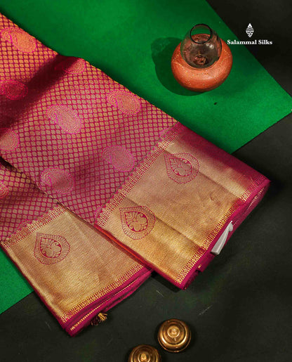 Beautiful Magenta Bridal Pure Kanjivaram Silk Saree With Traditional Border