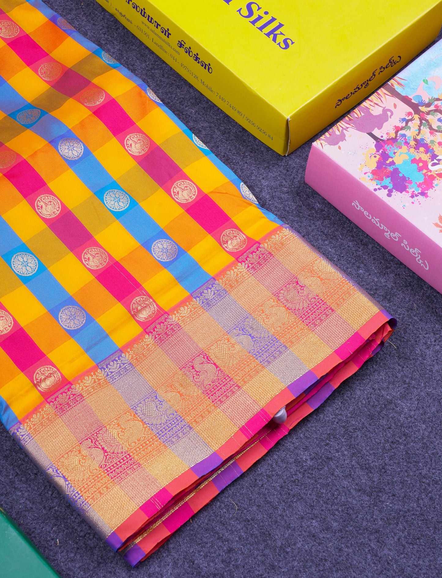 9.5 Yards Semi Silk Saree Paalum Pazham Checks With Traditional Border