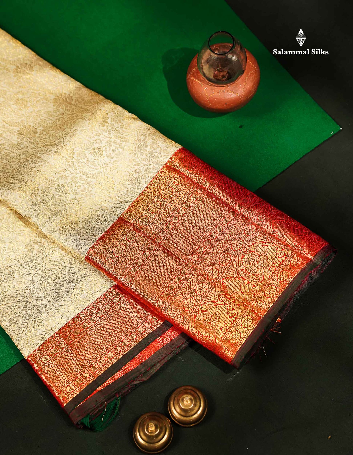 Beautiful Half White Bridal 2G Pure Kanjivaram Silk Saree With Contrast Red Traditional Evening Morning Border