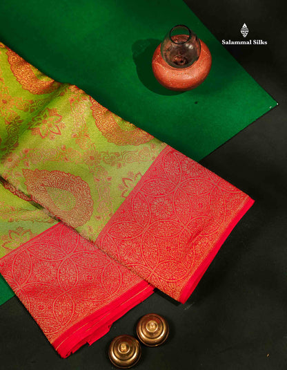 Beautiful Green Bridal Pure Kanjivaram Silk Saree With Contrast Pink Traditional Border