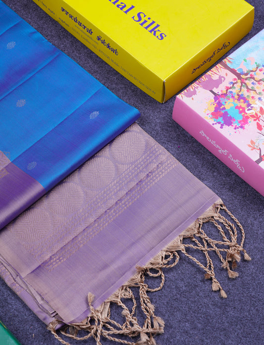 Beautiful Dual Tone Peacock Blue PureMix Kanjivaram Soft Silk Saree With Contrast Light Violet Blouse