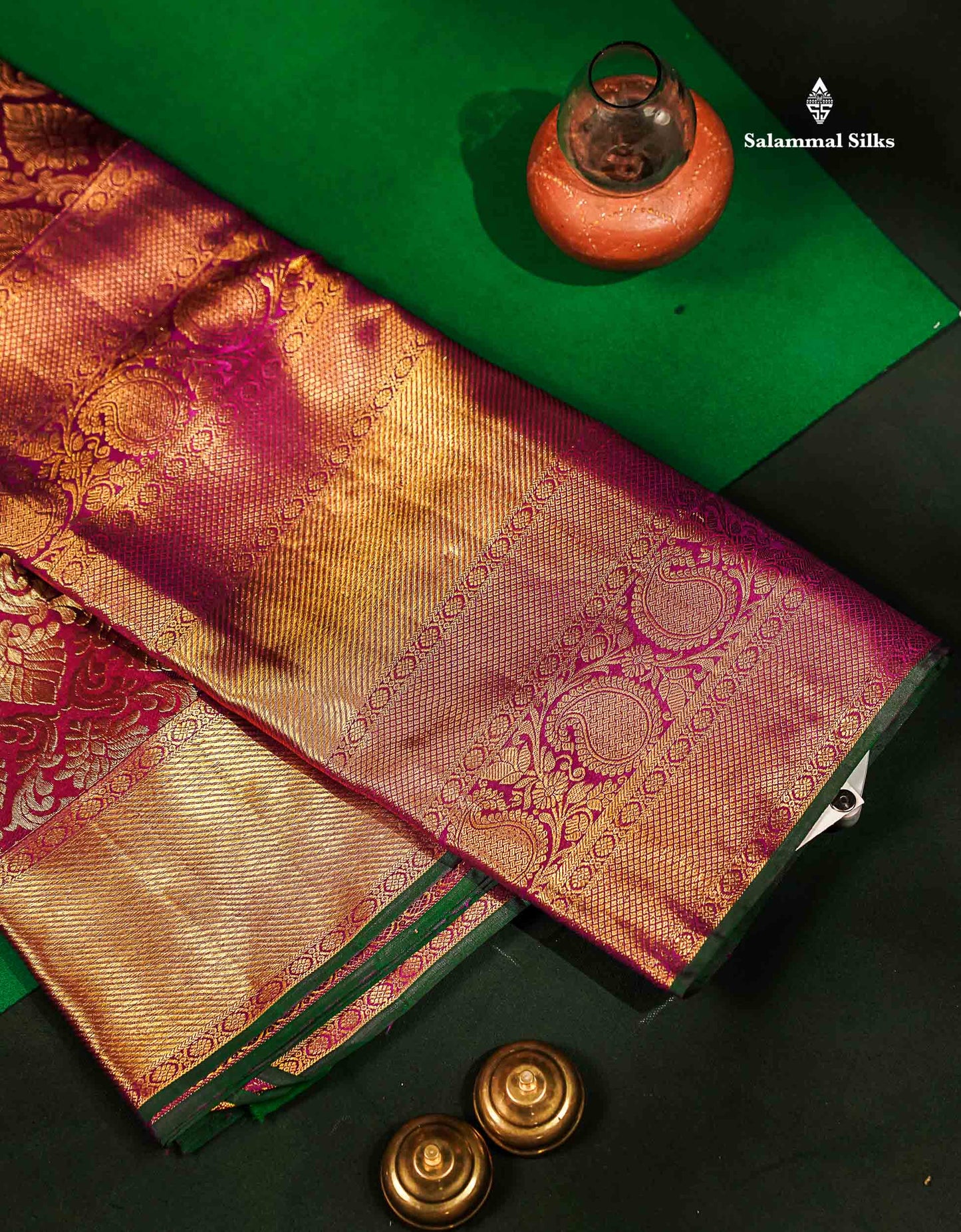 Beautiful Magenta Bridal Pure Kanjivaram Silk Saree With Traditional Evening Morning Border