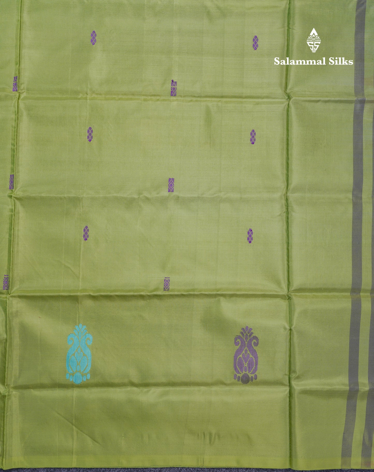 Parrot Green Thread work Buttas Banana Pinth Saree (Vaazhainaar Pattu) With Contrast Peach Blouse