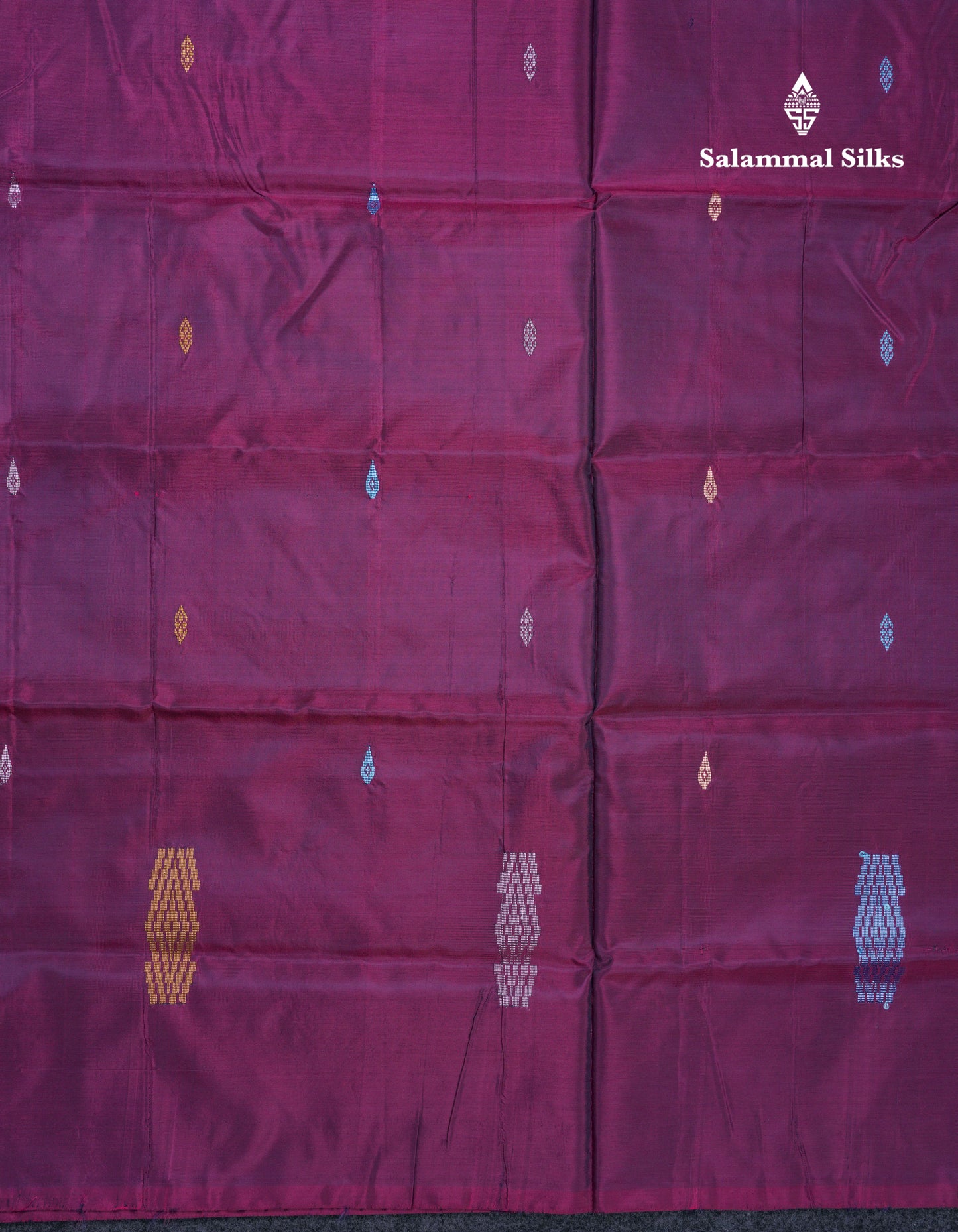 Magenta Thread work Buttas Banana Pinth Saree (Vaazhainaar Pattu) With Contrast Saffire Green Blouse