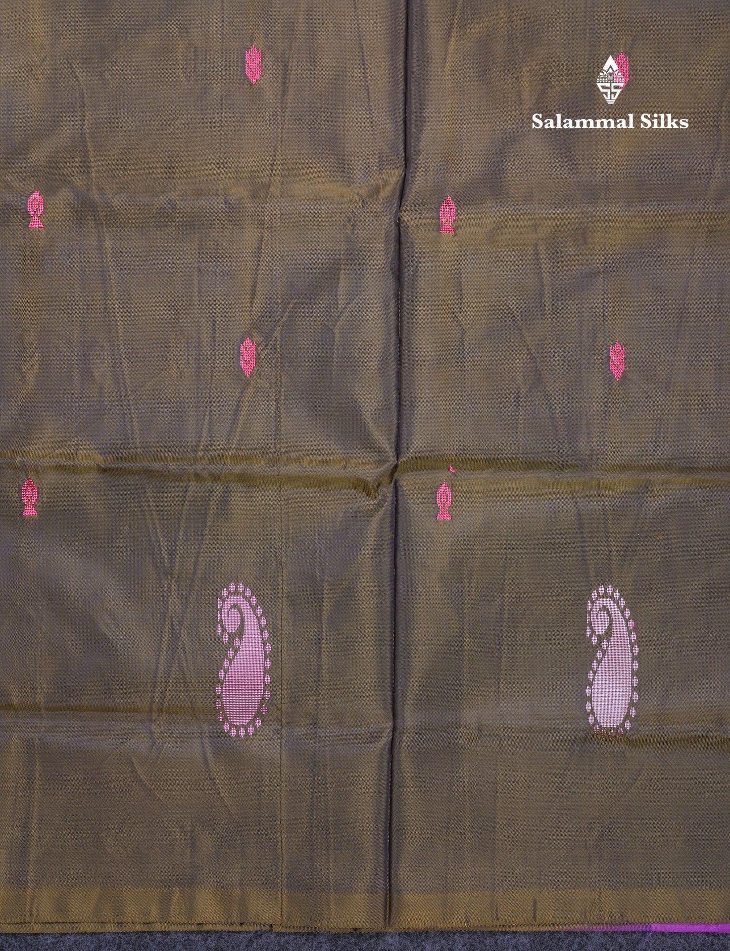 Pink Thread work Buttas Banana Pinth Saree (Vaazhainaar Pattu) With Contrast Violet Blouse