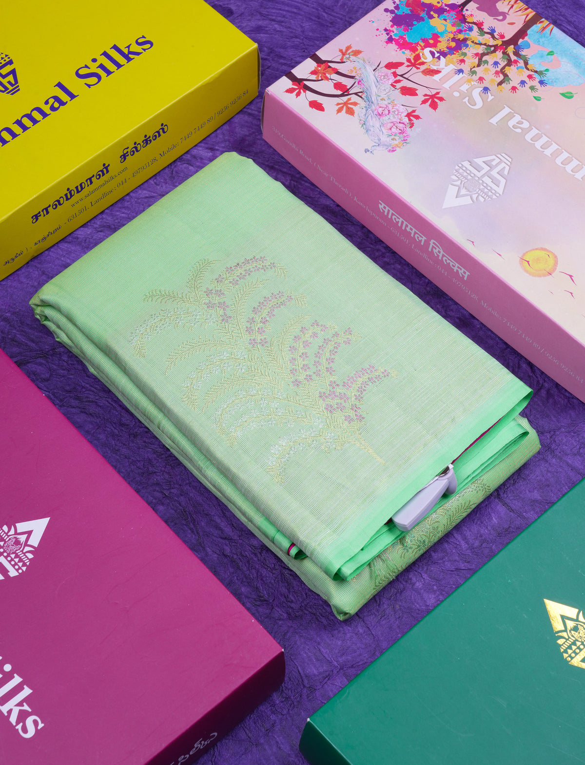 Beautiful Parrot Green Vaira Oosi Fancy Pure Kanjivaram Silk Saree With Contrast Pink Blouse