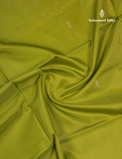 Parrot Green Thread work Buttas Banana Pinth Saree (Vaazhainaar Pattu) With Contrast Magenat Blouse