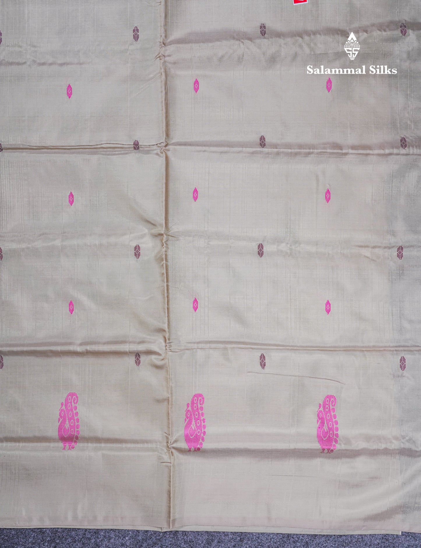 Dark Maroon Thread work Buttas Banana Pinth Saree (Vaazhainaar Pattu) With Contrast Cream White Blouse