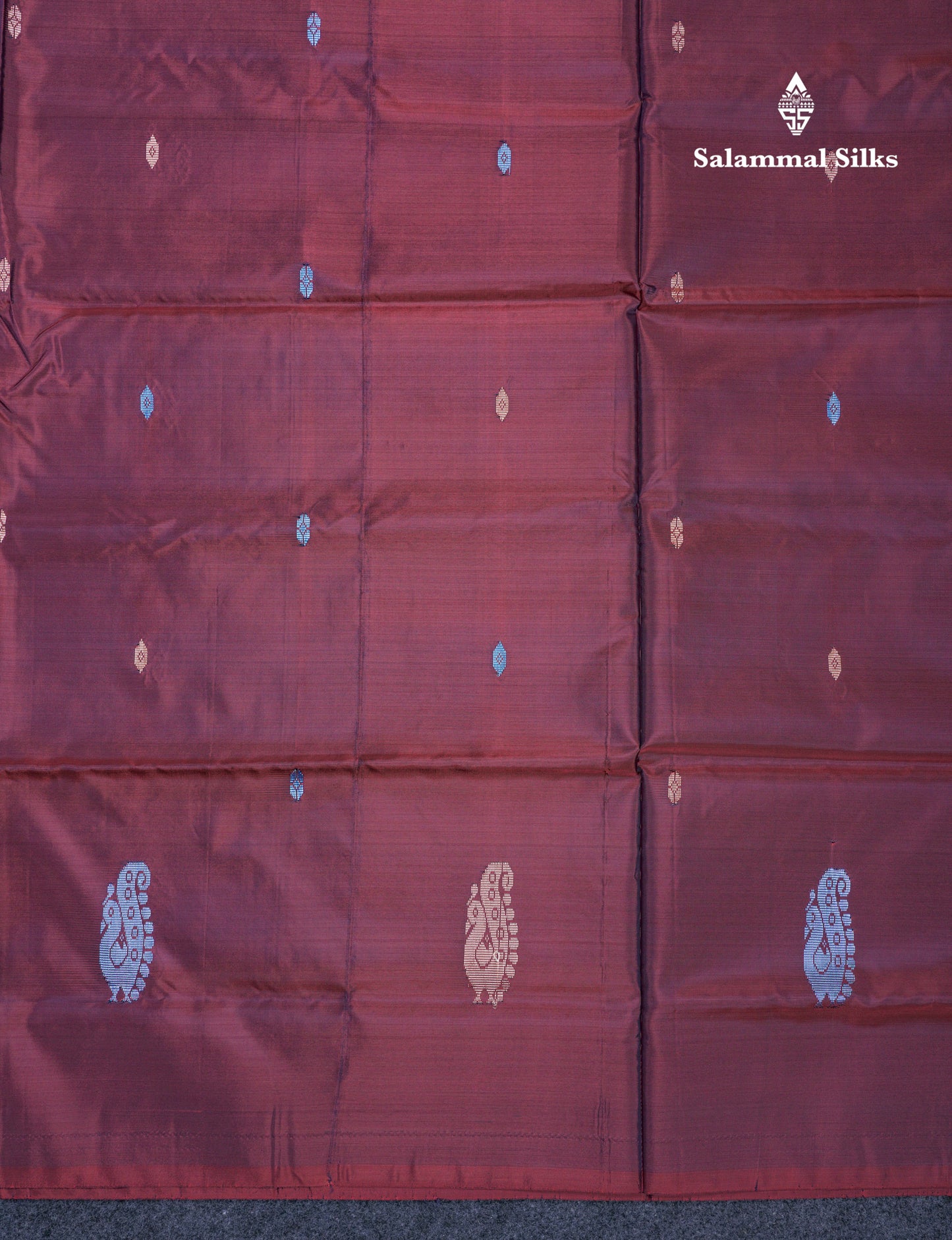 Dark Maroon Thread work Buttas Banana Pinth Saree (Vaazhainaar Pattu) With Contrast Cream White Blouse
