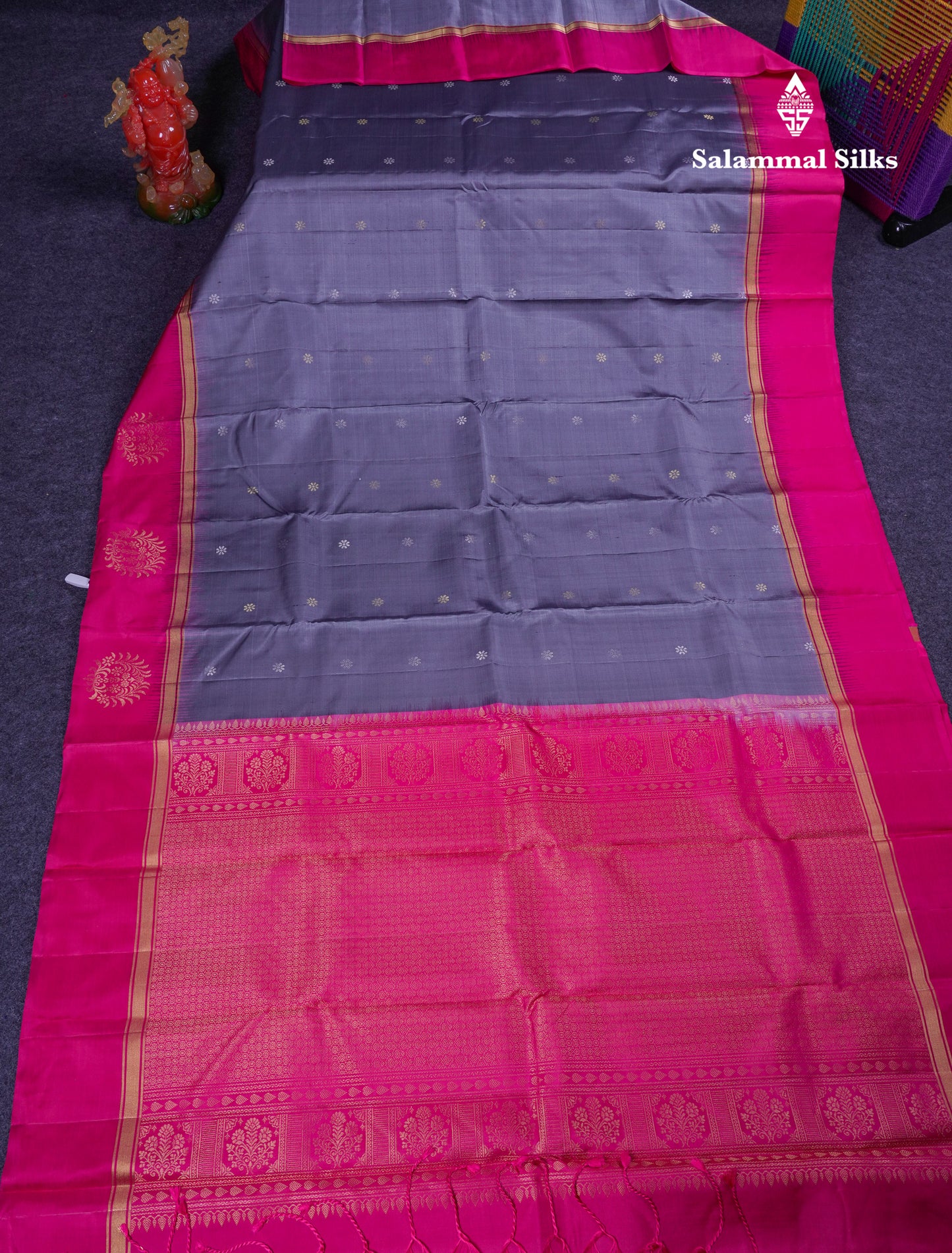 Beautiful Dual Tone Rexona Green Pure Kanjivaram Silk Saree With Contrast Navy Blue Fancy Border