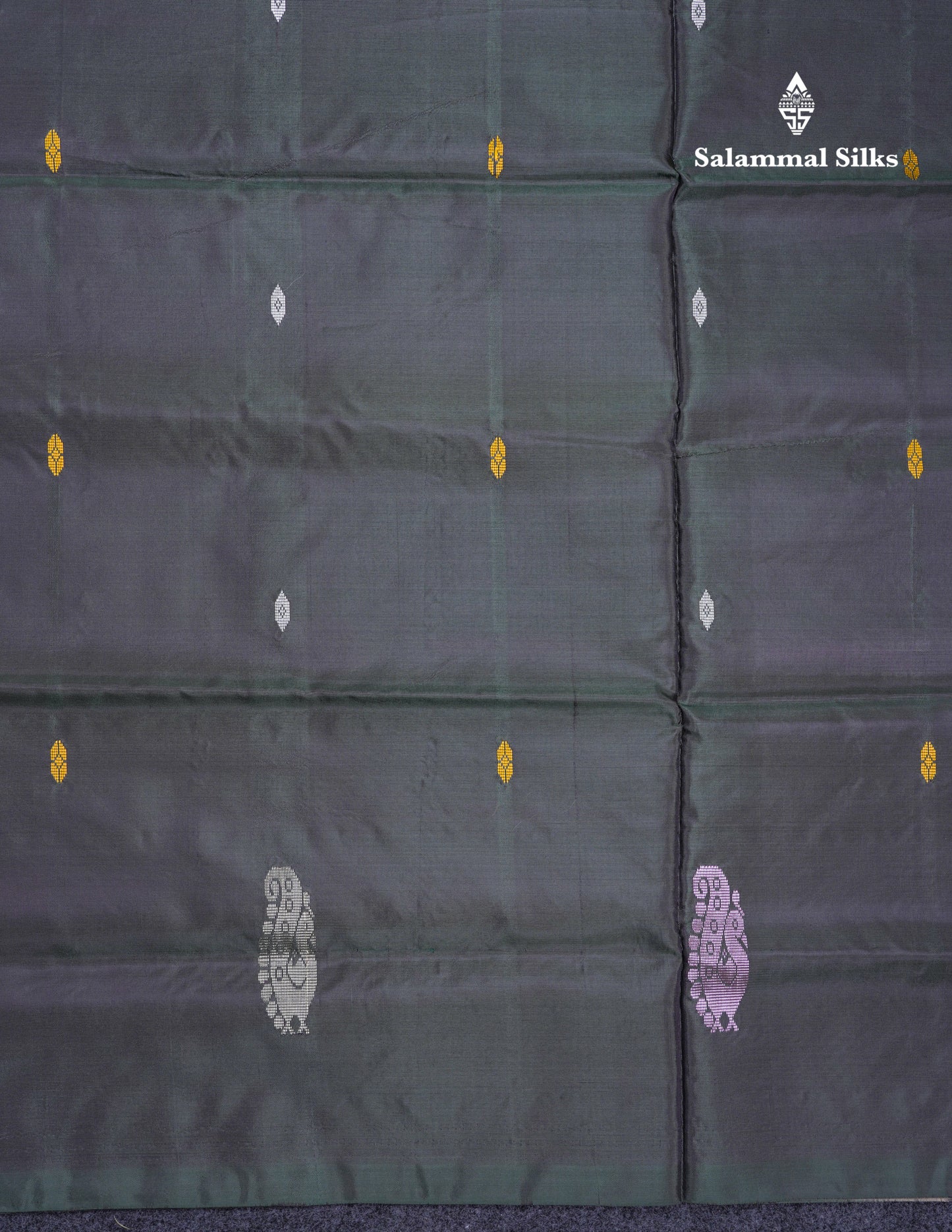 Dark Maroon Thread work Buttas Banana Pinth Saree (Vaazhainaar Pattu) With Contrast Cream White Blouse