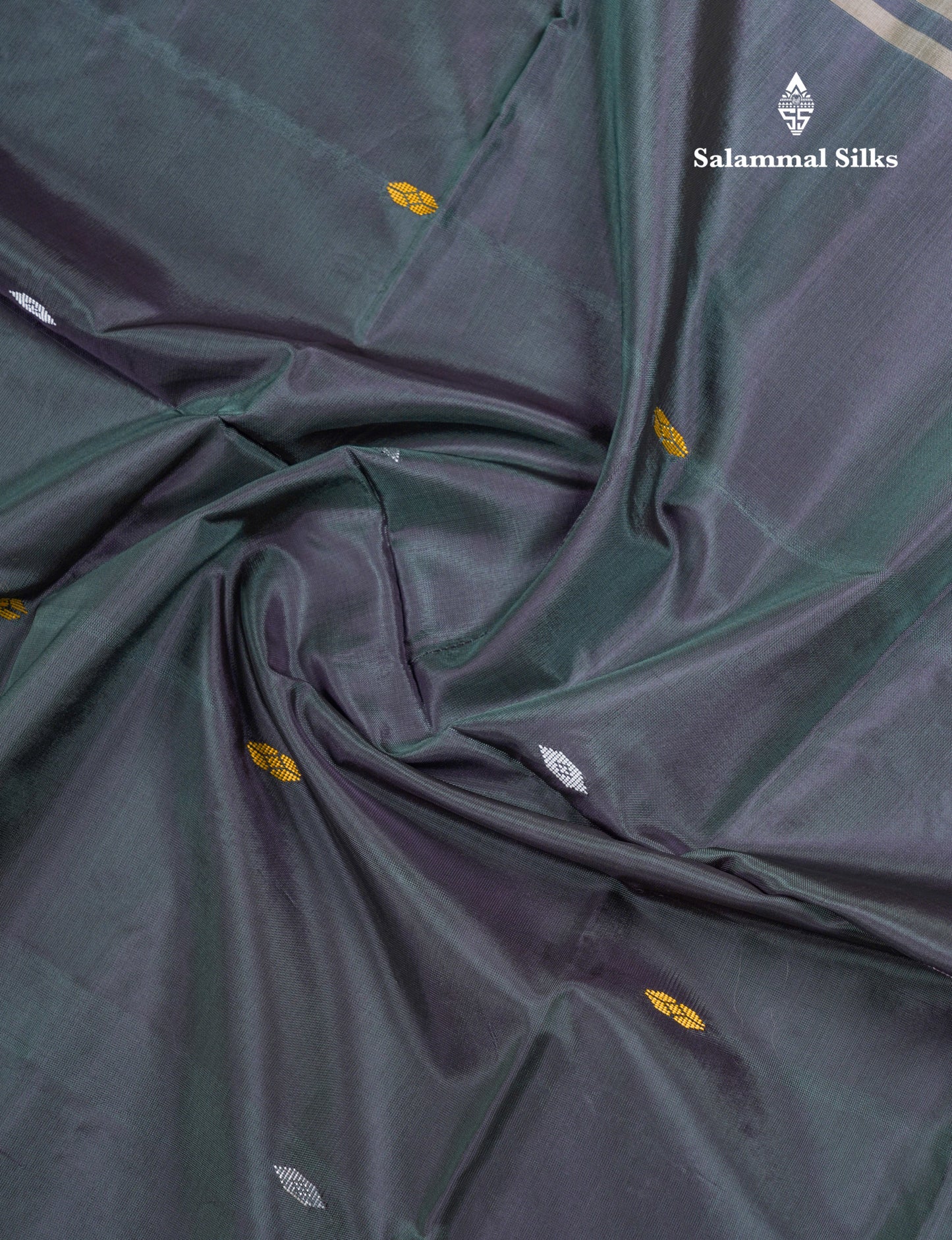 Dark Maroon Thread work Buttas Banana Pinth Saree (Vaazhainaar Pattu) With Contrast Cream White Blouse