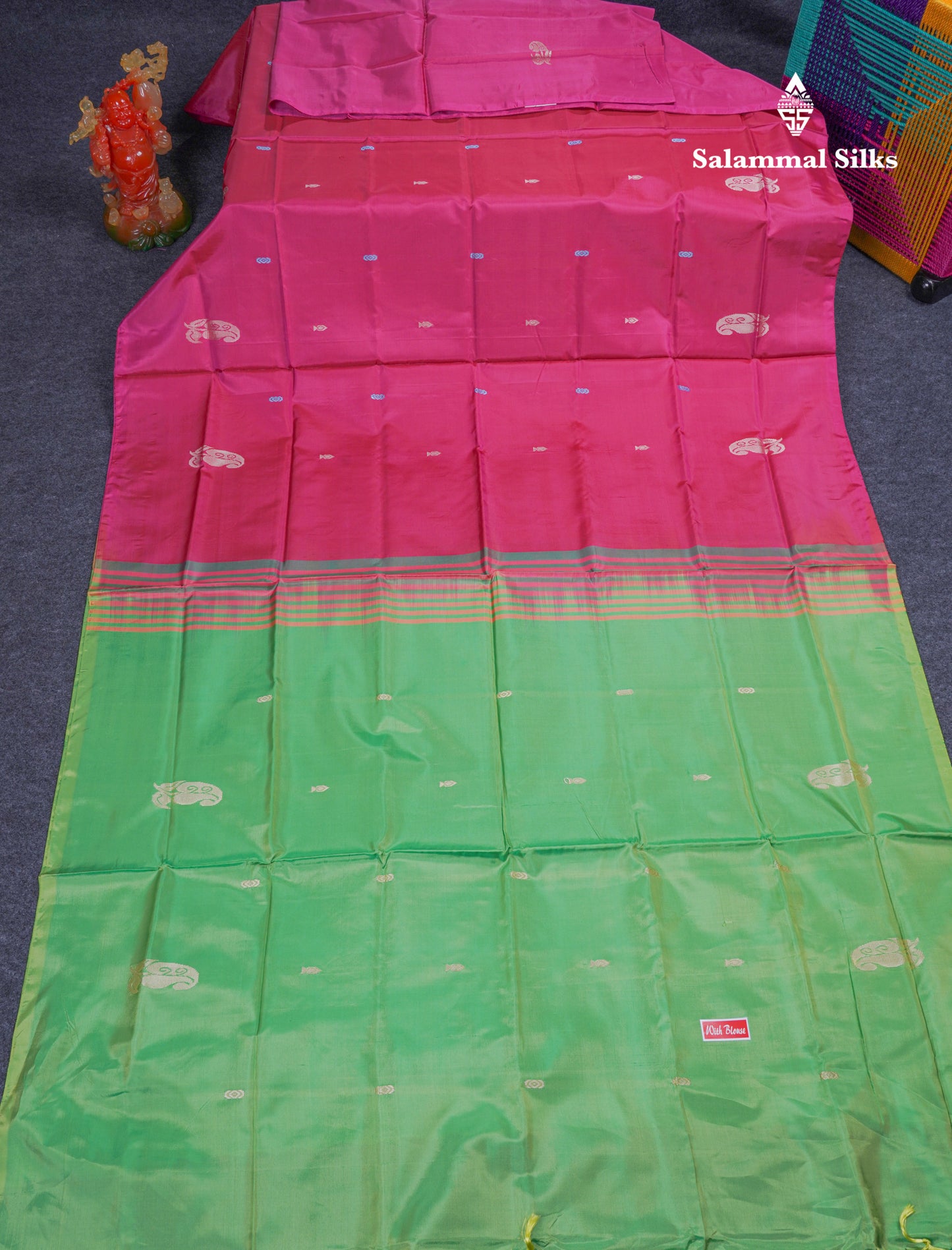 Magenta Pink Thread work Buttas Banana Pinth Saree (Vaazhainaar Pattu) With Contrast Parrot Green Blouse