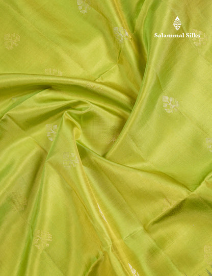 Beautiful Manthulir Green Pure Kanjivaram Soft Silk Saree With Contrast Dark Purple Fancy Border