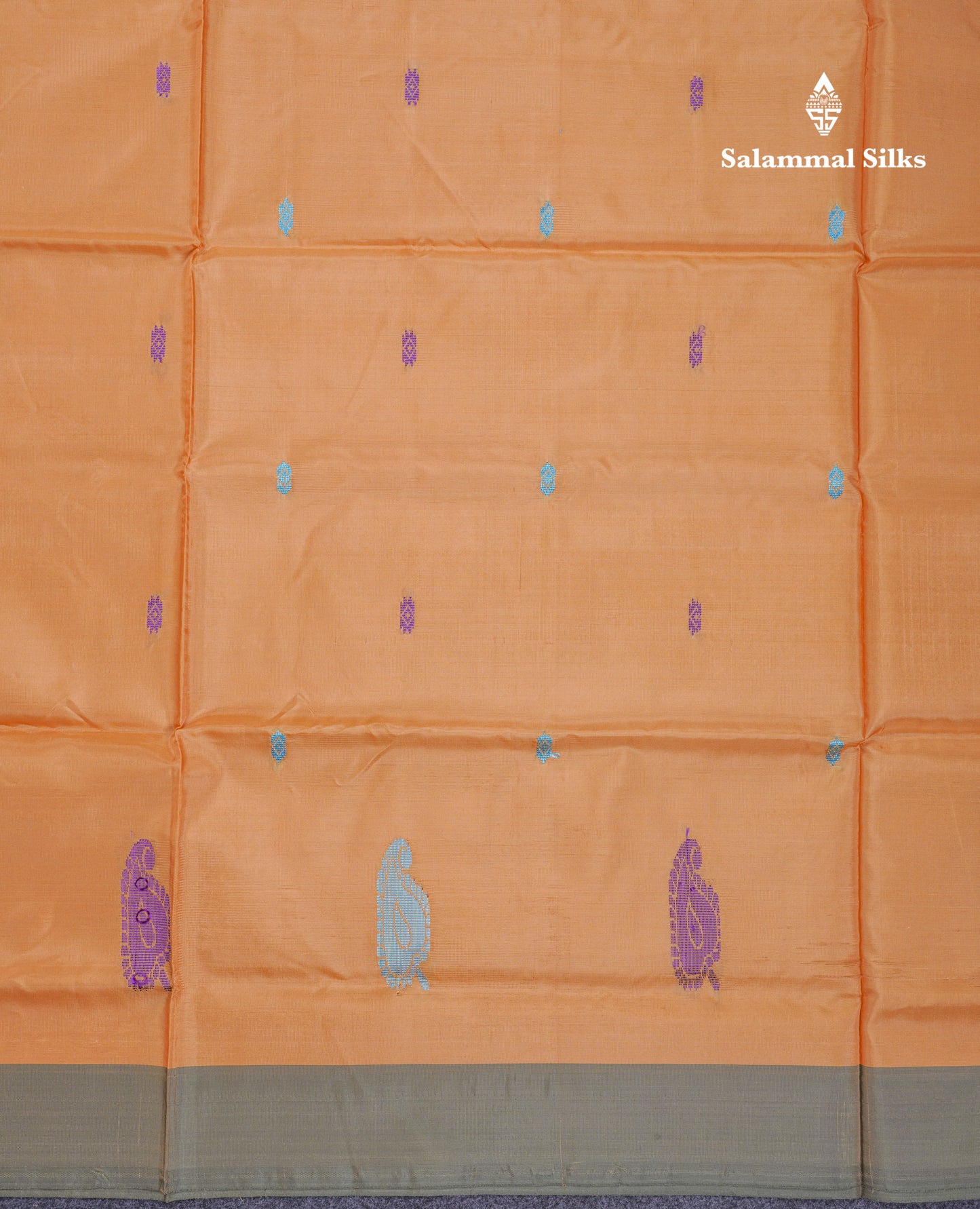 Sandal Thread work Buttas Banana Pinth Saree (Vaazhainaar Pattu) With Contrast Bottle Green Blouse