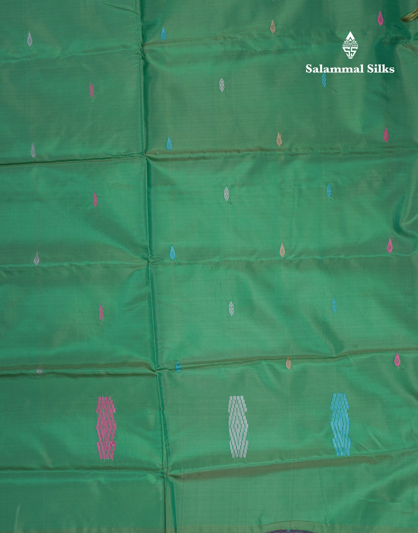 Pinkish Peach Thread work Buttas Banana Pinth Saree (Vaazhainaar Pattu) With Contrast Saffire Green Blouse