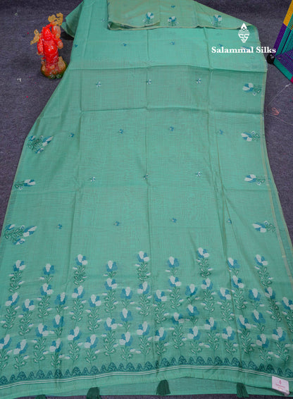 Beautiful Lavender Thread Work Butta Cotton Mix Saree With Contrast Magenta Blouse