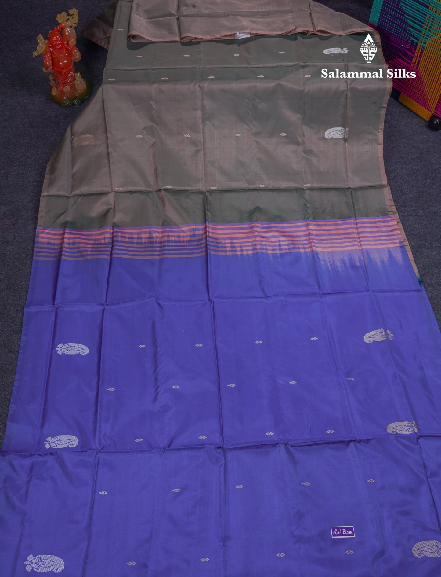 Elephant Grey Thread work Buttas Banana Pinth Saree (Vaazhainaar Pattu) With Contrast Navy Blue Blouse