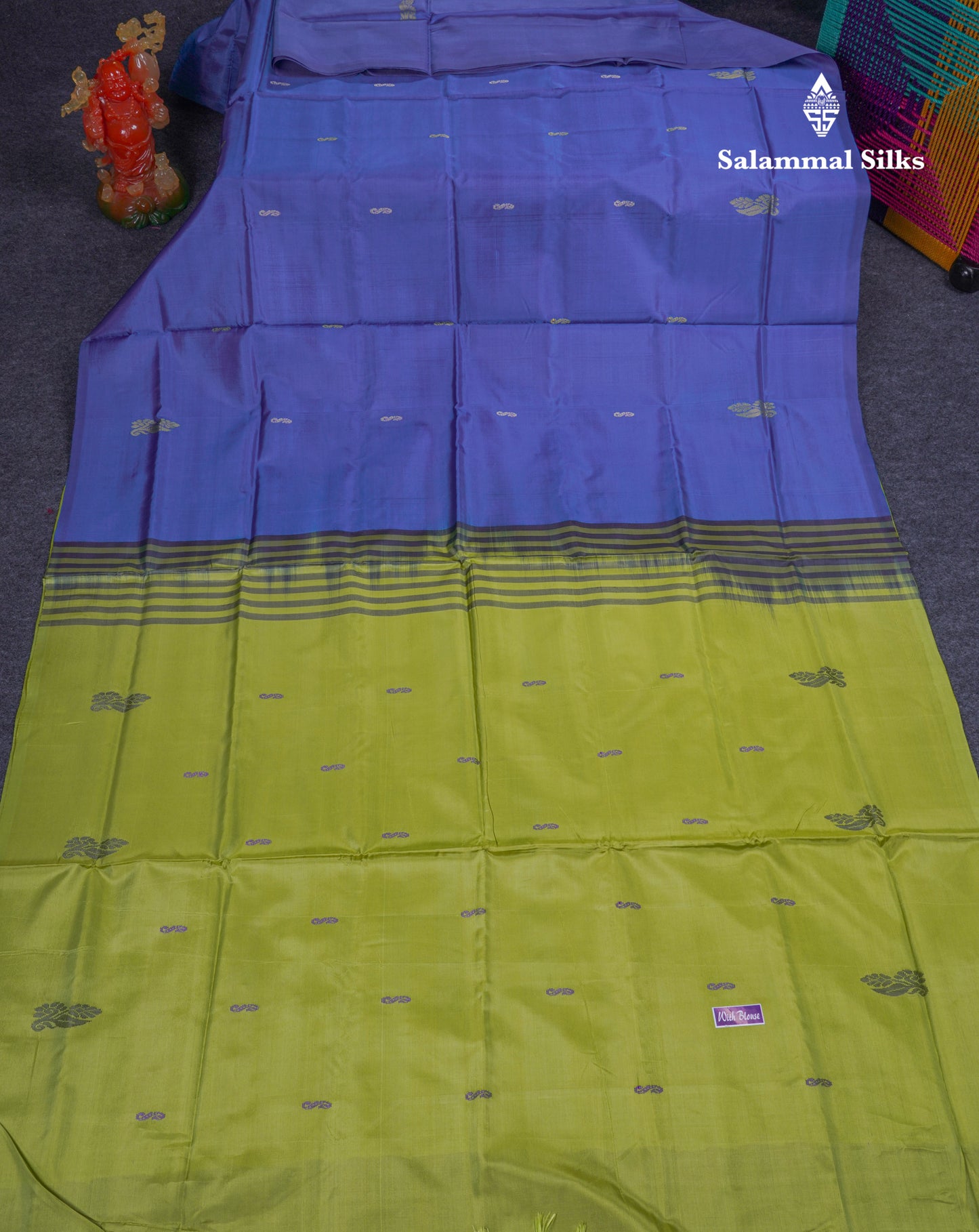 Royal Blue Thread work Buttas Banana Pinth Saree (Vaazhainaar Pattu) With Contrast Parrot Green Blouse