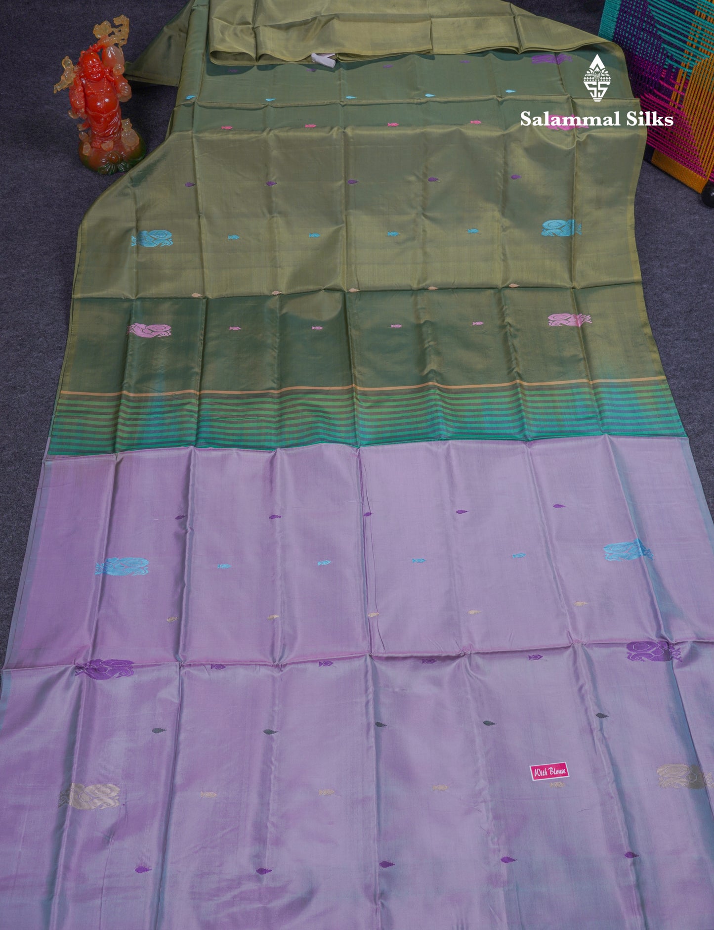 Olive Green Thread work Buttas Banana Pinth Saree (Vaazhainaar Pattu) With Contrast Light Lavender Blouse