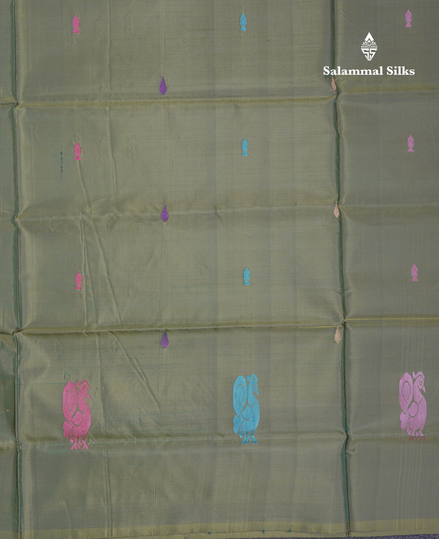 Olive Green Thread work Buttas Banana Pinth Saree (Vaazhainaar Pattu) With Contrast Light Lavender Blouse