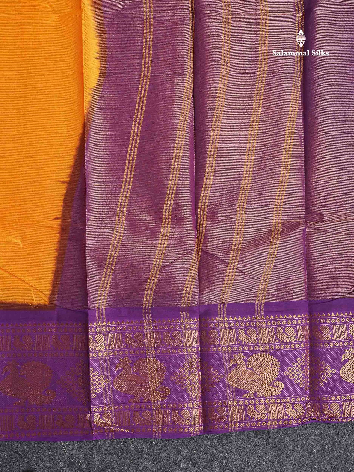 Sungudi Cotton Saree - Half White Colour Body Vaira Oosi Lines With Dark Purple Traditional Evening Morning Border