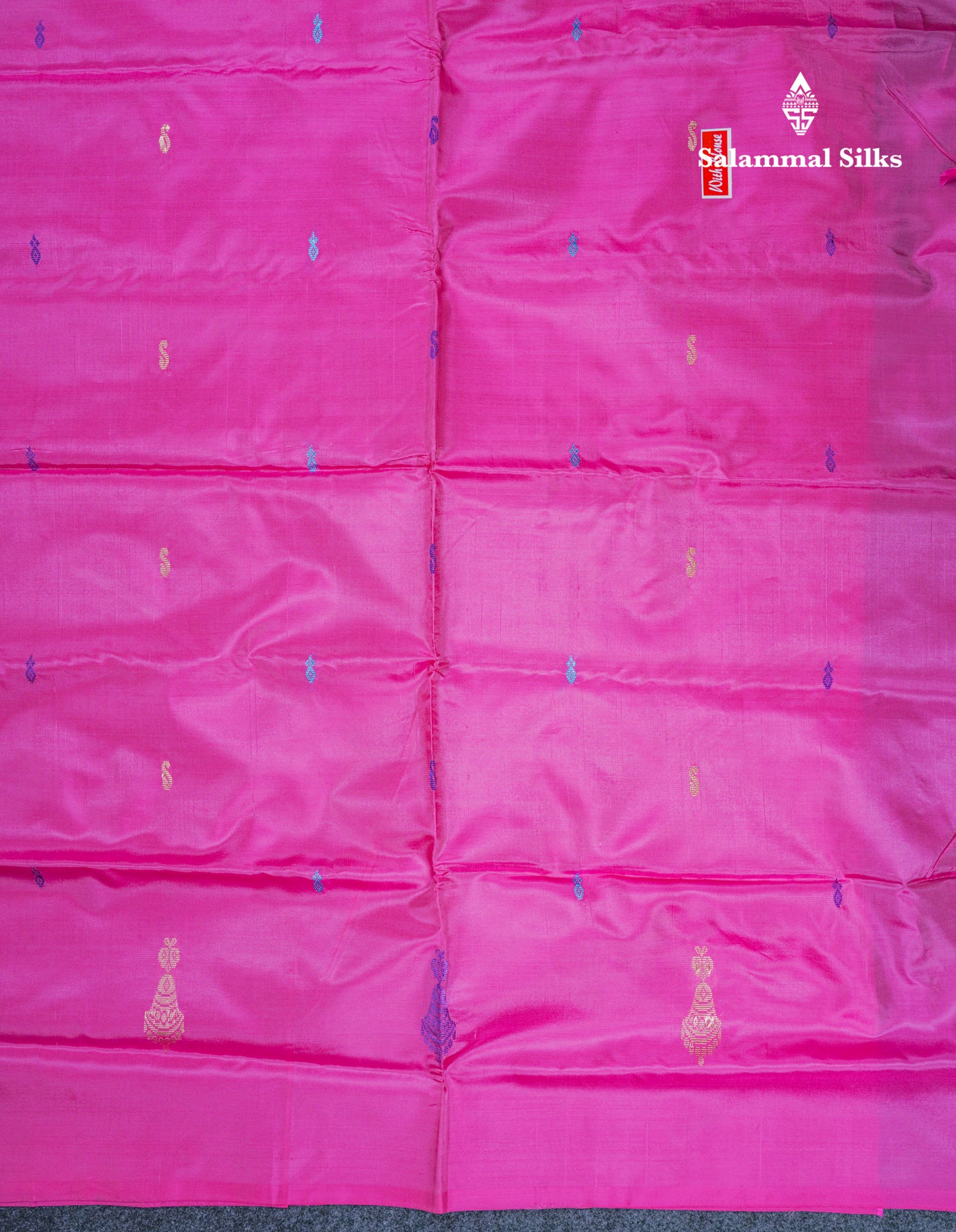 Grey Thread work Buttas Banana Pinth Saree (Vaazhainaar Pattu) With Contrast Magenta Pink Blouse