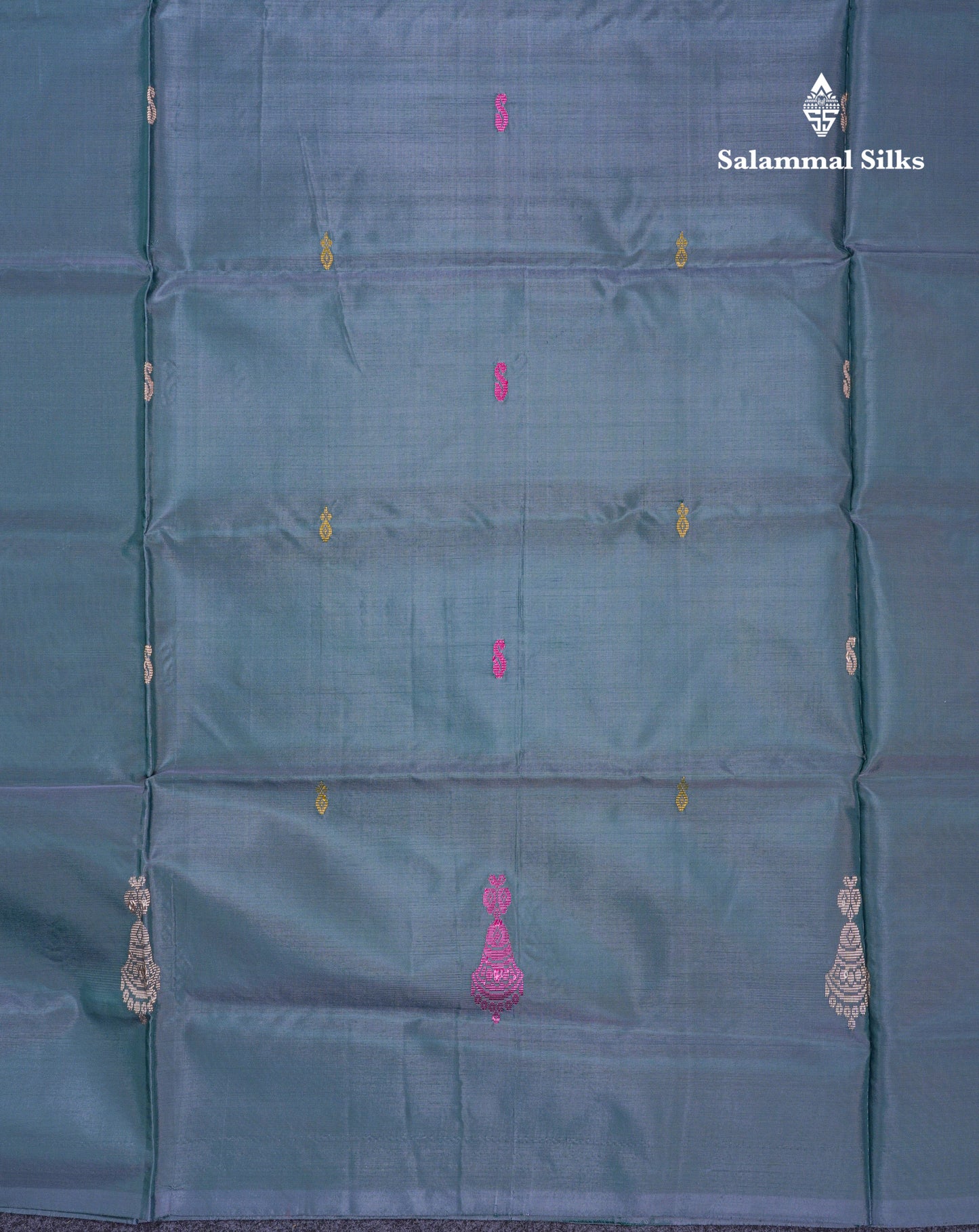 Grey Thread work Buttas Banana Pinth Saree (Vaazhainaar Pattu) With Contrast Magenta Pink Blouse