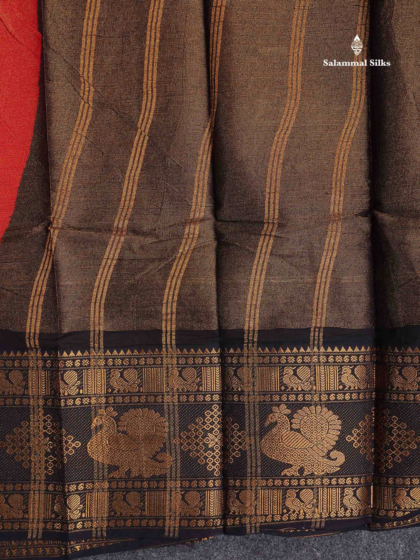 Sungudi Cotton Saree - Half White Colour Body Vaira Oosi Lines With Dark Purple Traditional Evening Morning Border