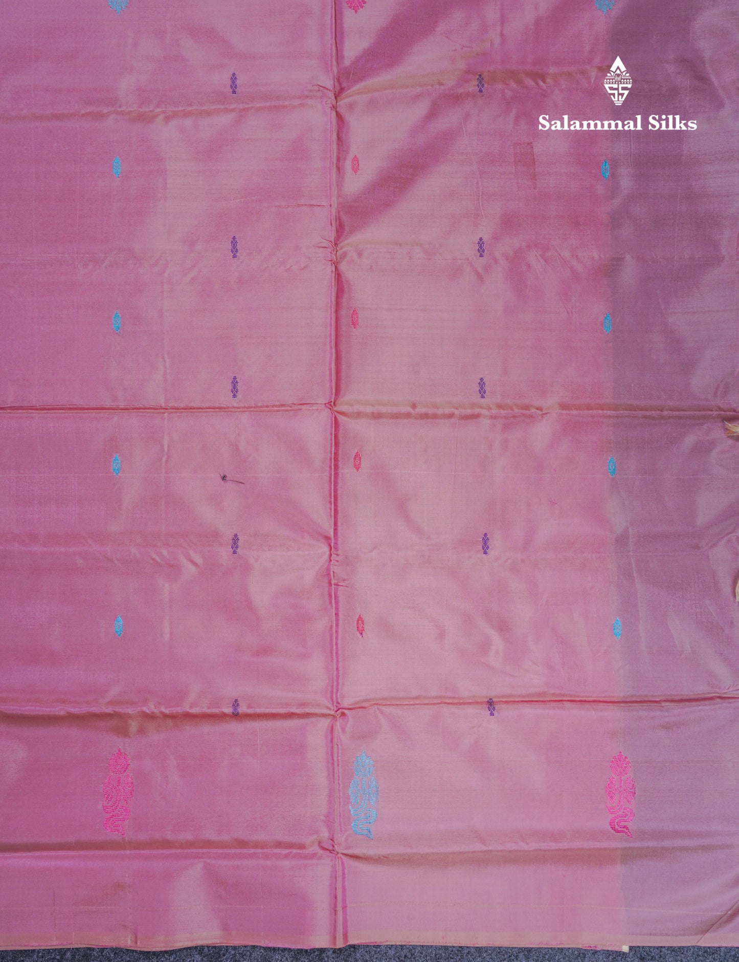 Bottle Green Thread work Buttas Banana Pinth Saree (Vaazhainaar Pattu) With Contrast Baby Pink Blouse
