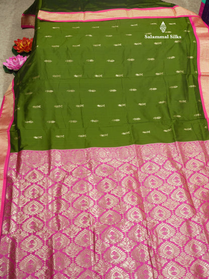 9.5 Yards Semi Silk Saree Chilly Red with Contrast Bottle Green Border