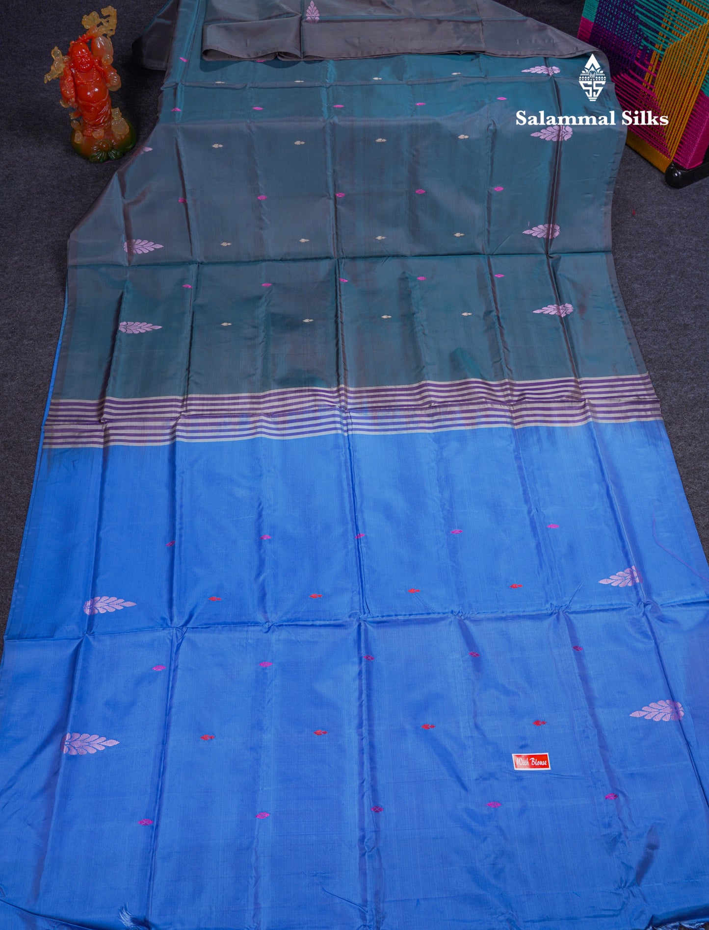 Dual Tone Blue Thread work Buttas Banana Pinth Saree (Vaazhainaar Pattu) With Contrast Blue Blouse