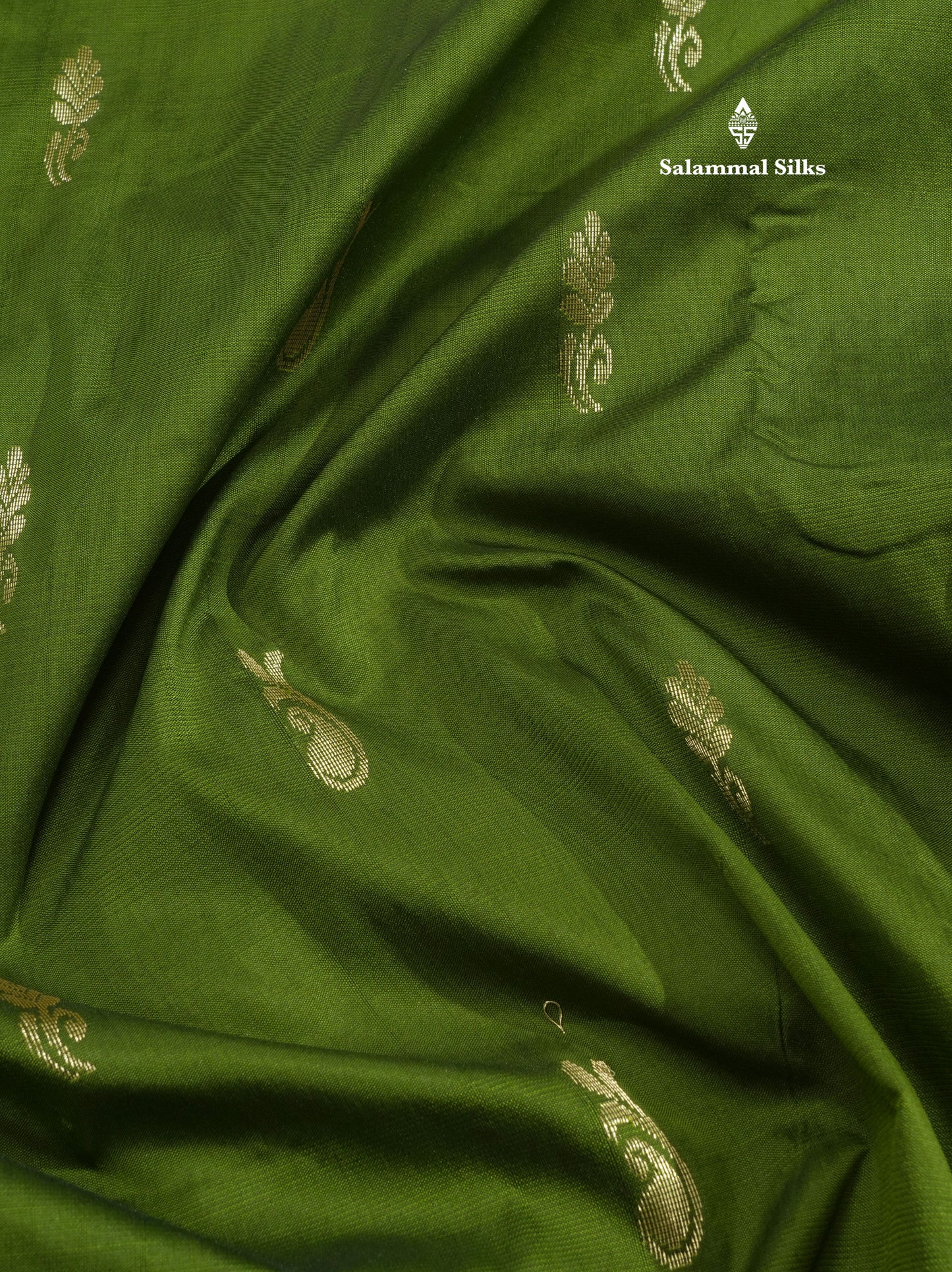 9.5 Yards Semi Silk Saree Chilly Red with Contrast Bottle Green Border